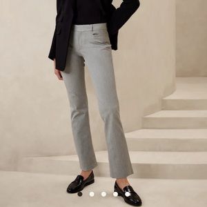 Banana Republic - Size 0P - Dress Pant - Sloan Fit - **LIKE NEW**